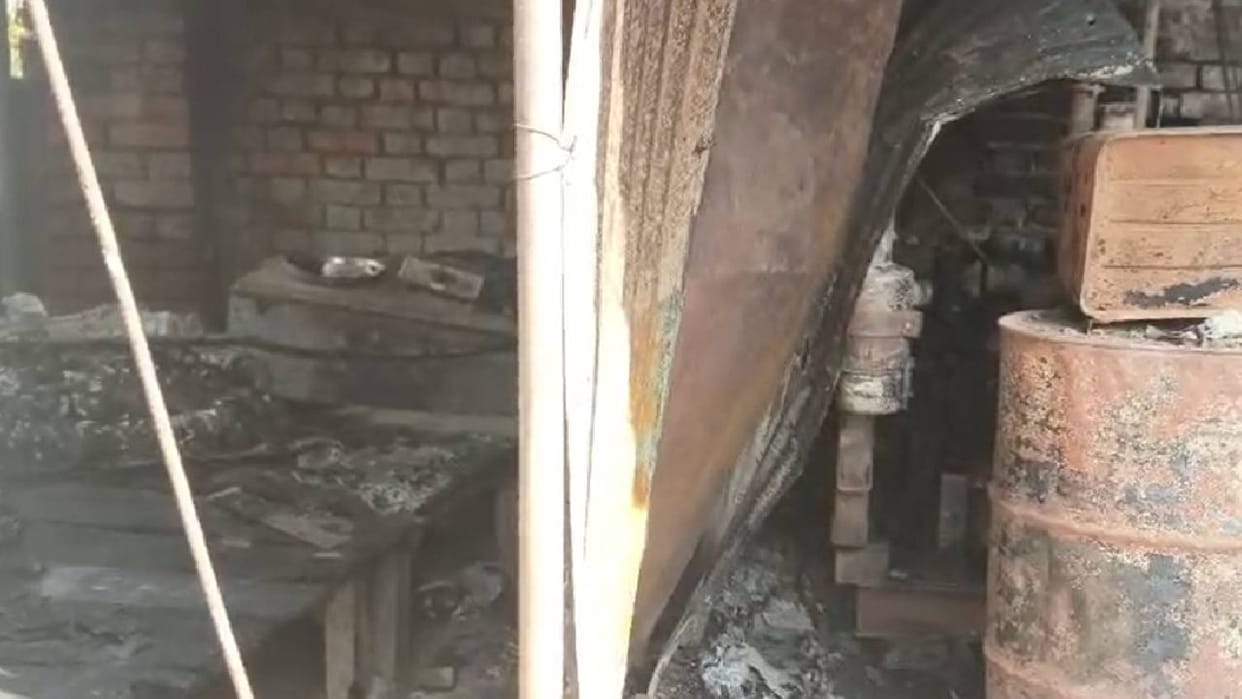 Lucknow: Fire broke out in a scrap warehouse, engulfing six shops and causing frequent explosions; brought und