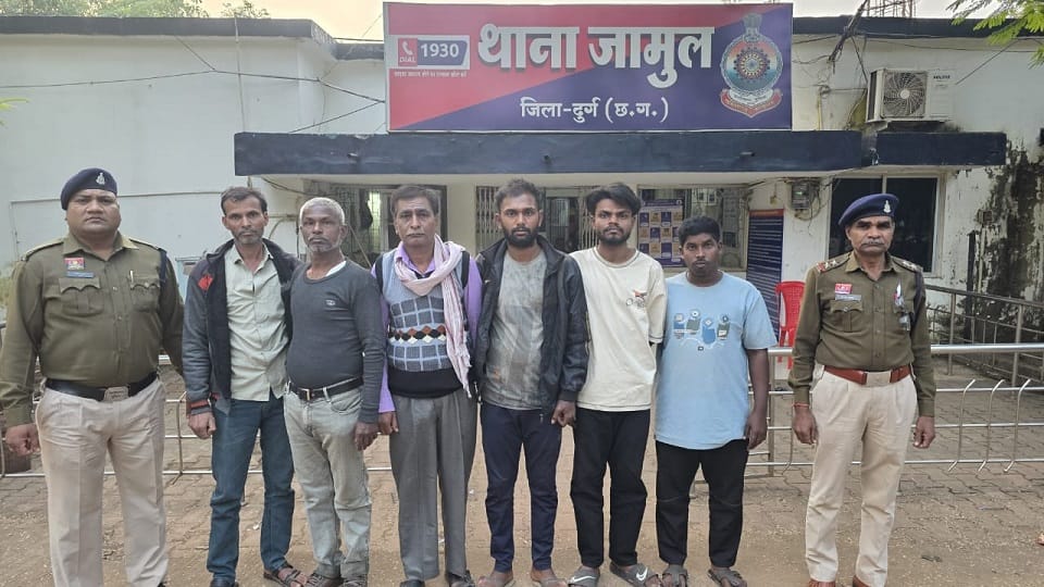 6 accused arrested in attempt to murder case of youth search continues for absconding accused in Durg