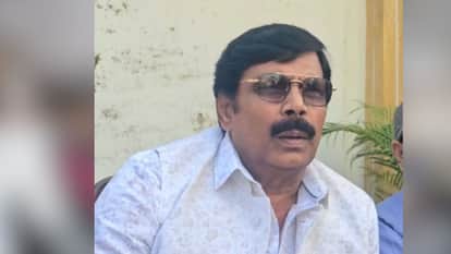 Bihar Politics: Lalu Prasad Yadav should end the family feud, said former MP Anand Mohan.