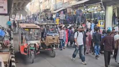 Traffic jam in Ludhiana People in old city are stranded for hours