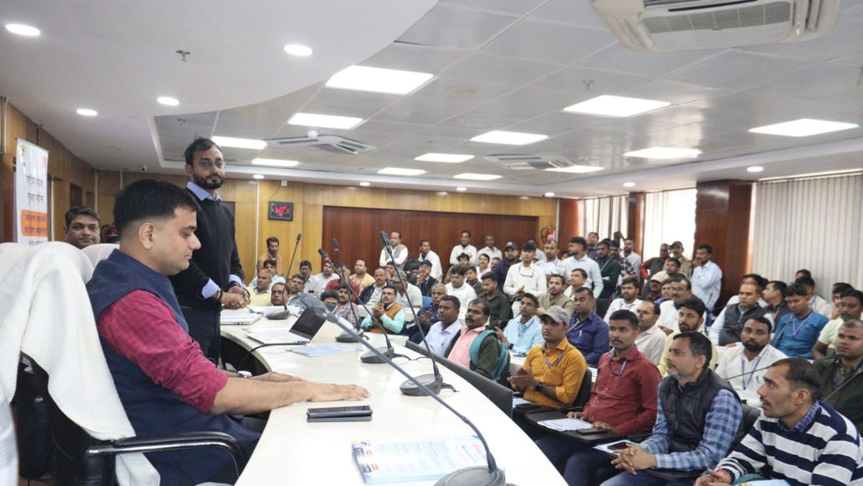 Bihar News: Training camp on road safety 450 government vehicle drivers were trained