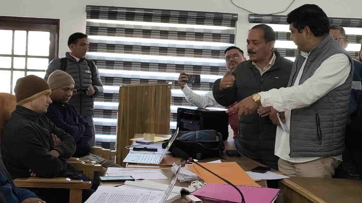 By election Commotion erupted over issue of election certificates before distribution of election symbols