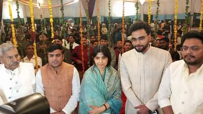 सांसद डिंपल यादव।