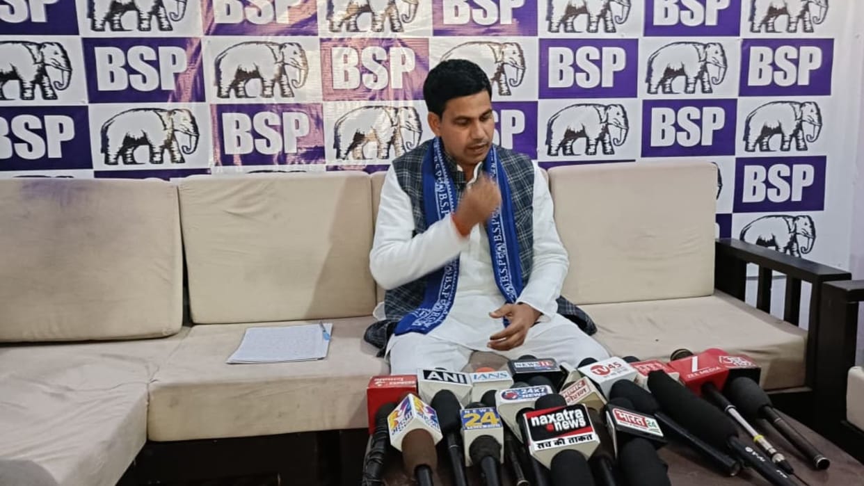 Bihar: Newly elected BSP MLA Satish Yadav made serious allegations against the police administration