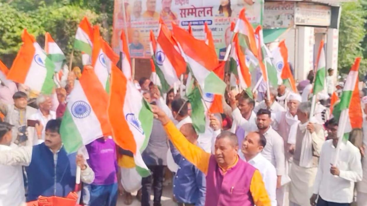 Jhansi: National convention of the Freedom Fighter Successor Family Committee held.