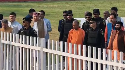 CM Yogi bowed his head at Hanuman Garhi and Ram Lalla in ayodhya inquired progress of temple construction