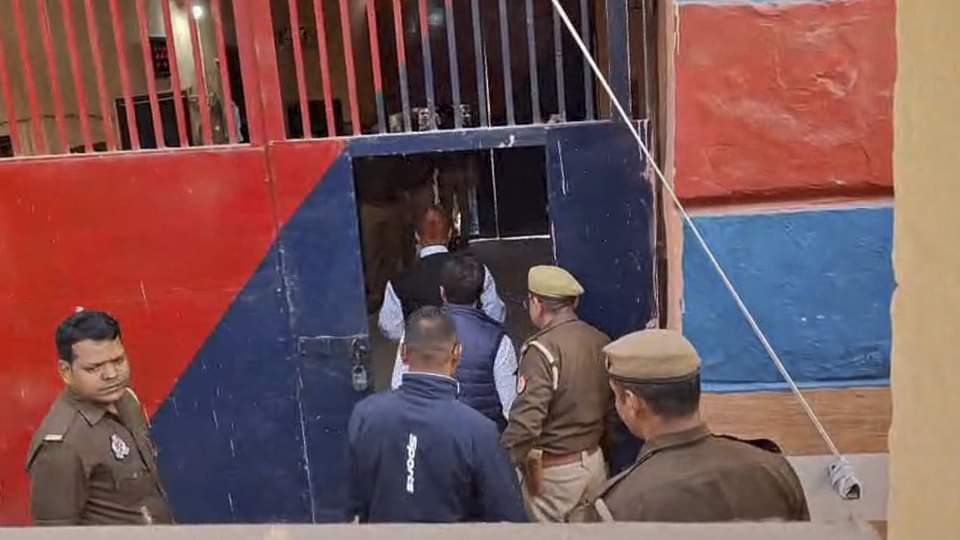 Rampur jail B category, Azam Khan demanded A category jail