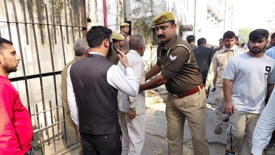 UP: Azam Khan and Abdullah should shifted another jail, Rampur jail administration sent report to court