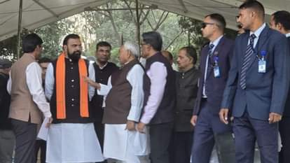 Bihar CM Oath : Nitish Kumar arrives gandhi maidan patna oversee swearing-in arrangements Dharmendra Pradhan