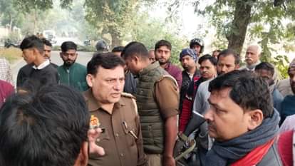 Anger erupted after the murder of a youth, after the post-mortem, the body was placed on the road and a jam