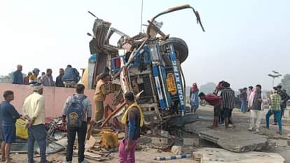 Road accident in Varanasi two drivers killed due to Tanker hits divider and overturns