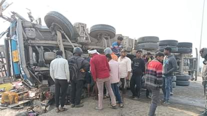 Road accident in Varanasi two drivers killed due to Tanker hits divider and overturns