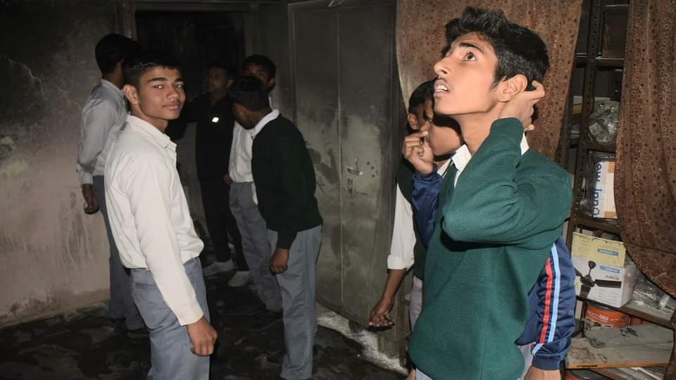 Meerut: Fire breaks out in SD Inter College Sadar, students run away from classes, CCTV system destroyed