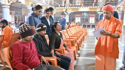 CM Yogi listened to problems during public darshan at Gorakhnath temple. directed strict action against police