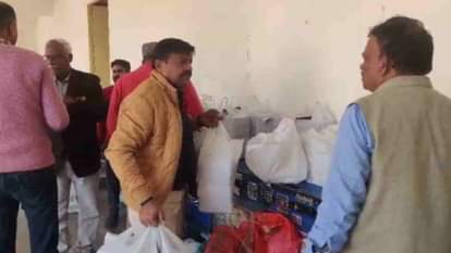 Expired chips were distributed to children After oath-taking ceremony at Rishikul auditorium haridwar News