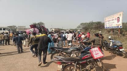 speeding truck hits a bus killing one passenger and injuring several others in Raigarh