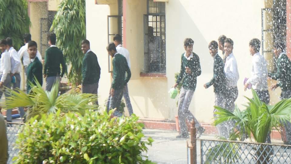 Meerut: Fire breaks out in SD Inter College Sadar, students run away from classes, CCTV system destroyed