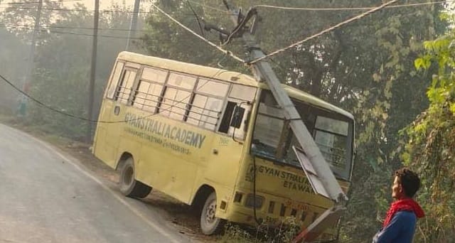 Etawah Accident School bus full of children collides with pole screams erupt area power supply disrupted