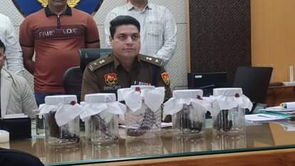 Police arrested four accused with illegal weapons