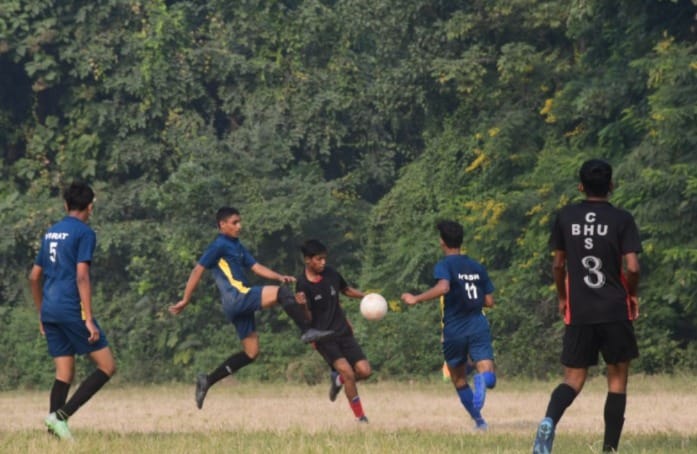 Varanasi Sports News of CHS team won football tournament trophy for third time in row