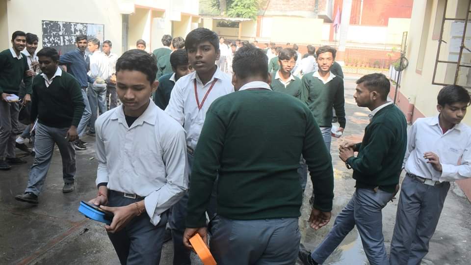 Meerut: Fire breaks out in SD Inter College Sadar, students run away from classes, CCTV system destroyed