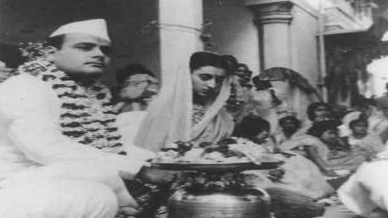 Indira Gandhi: Children traveled around the city in the Prime Minister's car