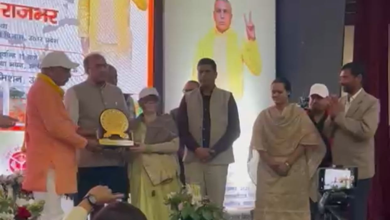 Two villages of Bareilly received awards on World Toilet Day
