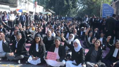 Lawyers strike Road blockade Dehradun Bar Association demands construction of chambers and allotment of land