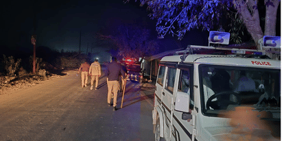 Mob Attacks Dial 112 Team in Aliganj Stone Pelting Injures Two Cops Six Detained as PRV Van Damaged
