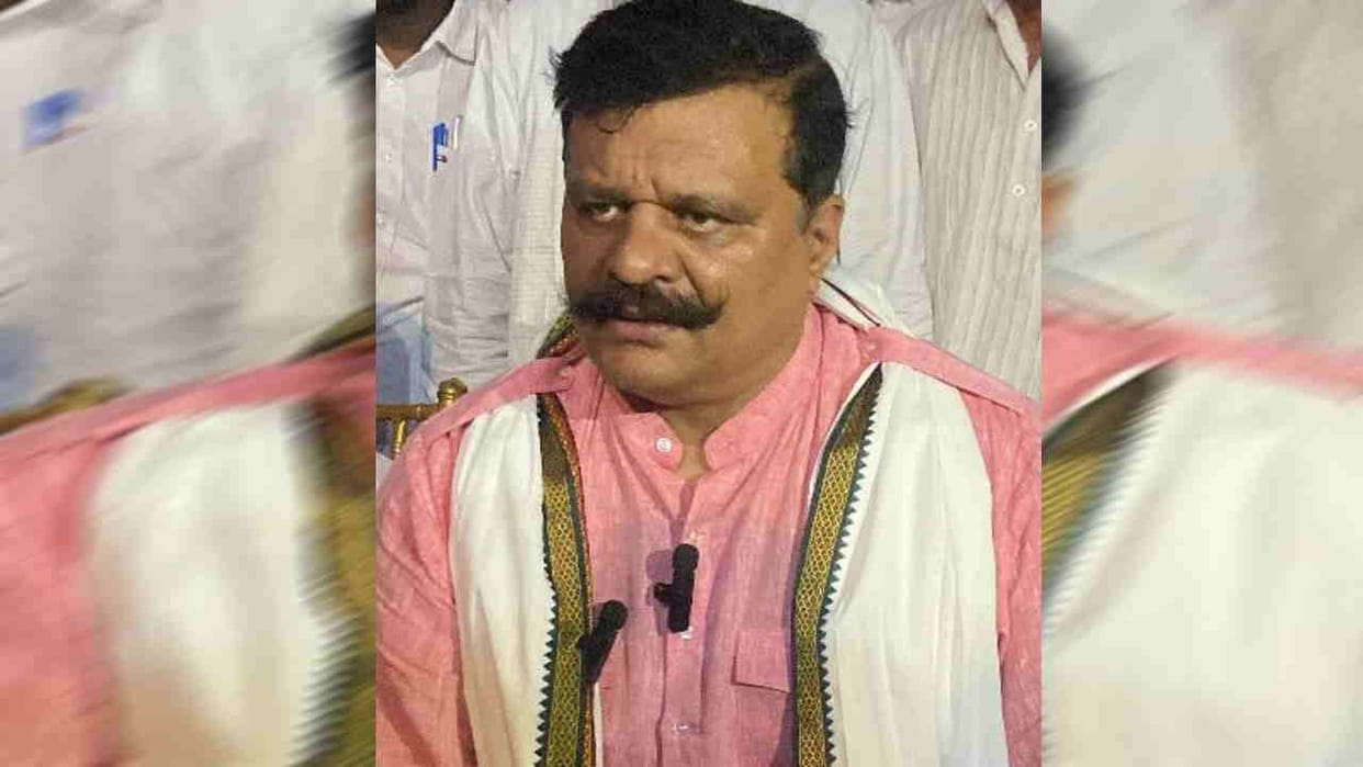 Former MLA Champion car will be saved from being blacklisted but driver DL is still in danger Dehradun News