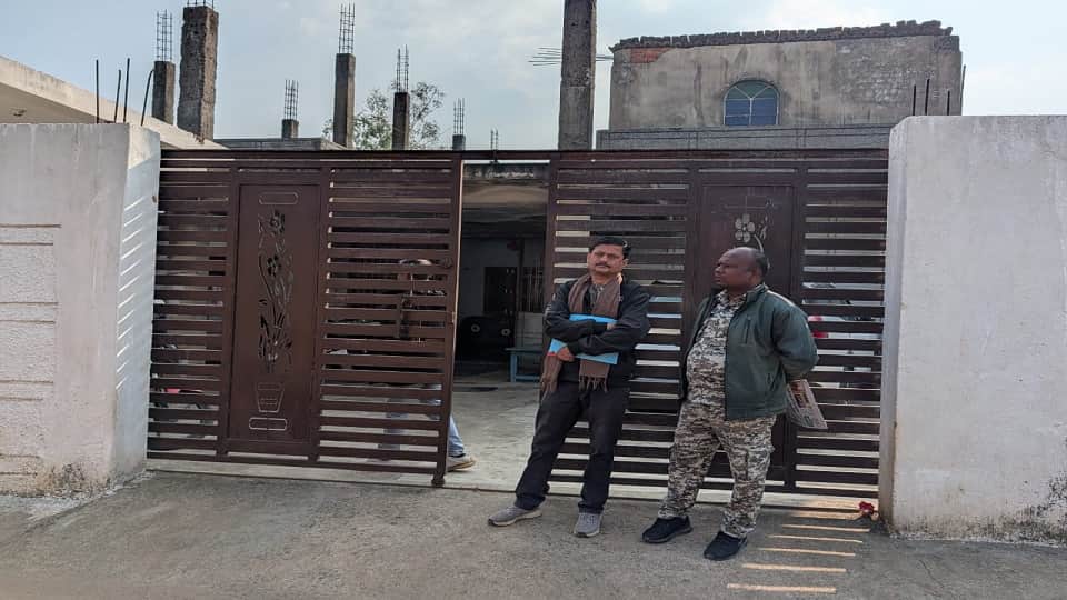 ईओडब्ल्यू और एसीबी की छापेमारी