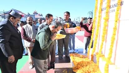 Chief Minister Sukhu, ministers and other leaders paid tribute to Indira Gandhi on her birth anniversary at th