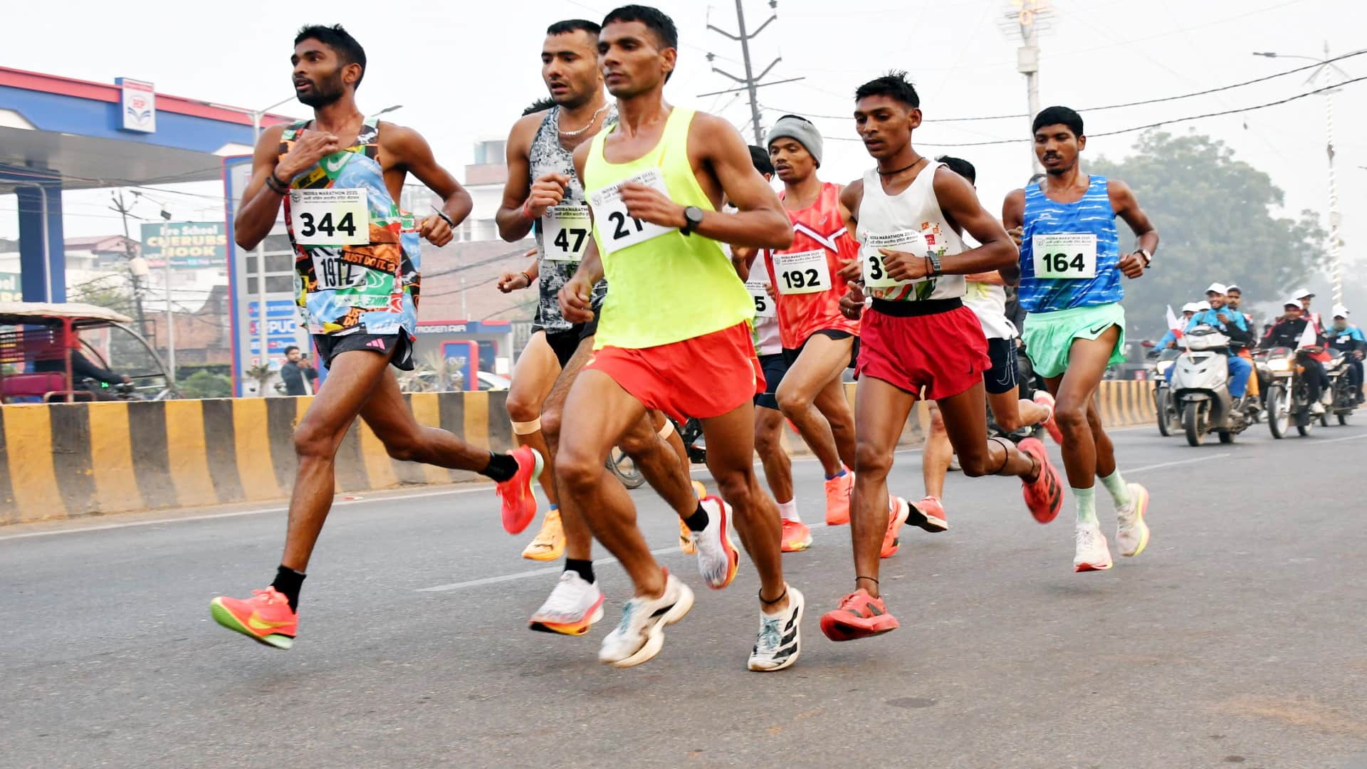 Divisional Commissioner flags off 42-km Indira Marathon