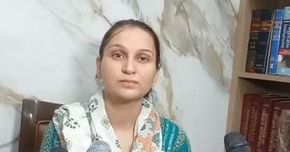 Kanpur Which robber bride gives car as dowry Divyanshi questions inspector saying husband is robber groom