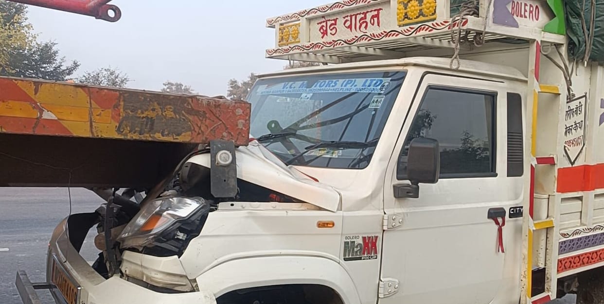 Kanpur Accident Pickup rammed into a parked trailer from behind driver injured NHAI negligence