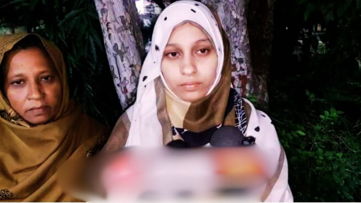 Husband gives triple talaq in sonbhadra Woman wanders with son says wants justice from CM yogi