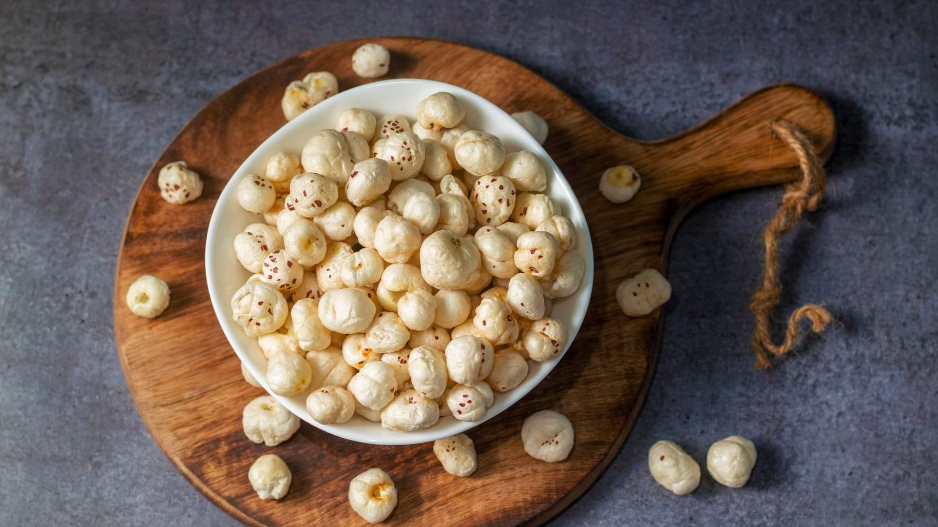 Health Tips Fox Nuts Makhana Side Effects Nuksan Risk Factors Explained in Hindi