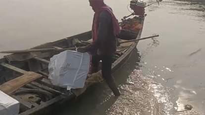 Gopal Nagar police chauki policemen suspended for involvement in liquor smuggling in Ballia