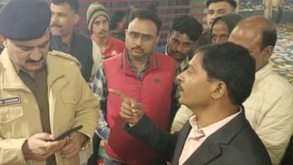 thieves snatched bag from groom brother and ran away in jaunpur