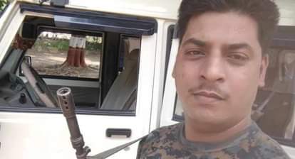 Bihar: Photo of private driver in police uniform and weapon goes viral, administration begins investigation