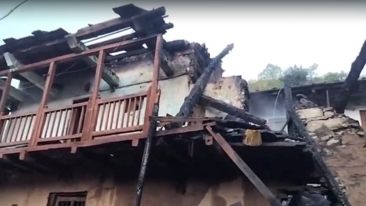 Shimla: A three storey house in Rathoh village of Rampur was reduced to ashes along with its contents, video s