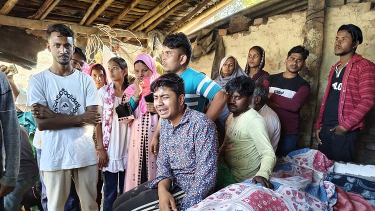 Bihar News: हाईटेंशन तार की चपेट में आए राज मिस्त्री की मौत, निर्माणाधीन मकान पर काम करते वक्त लगा करंट