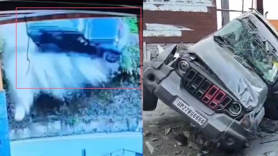 Mussoorie News Thar going to Kempty lost control and fell off road  three people from Pilibhit were on board