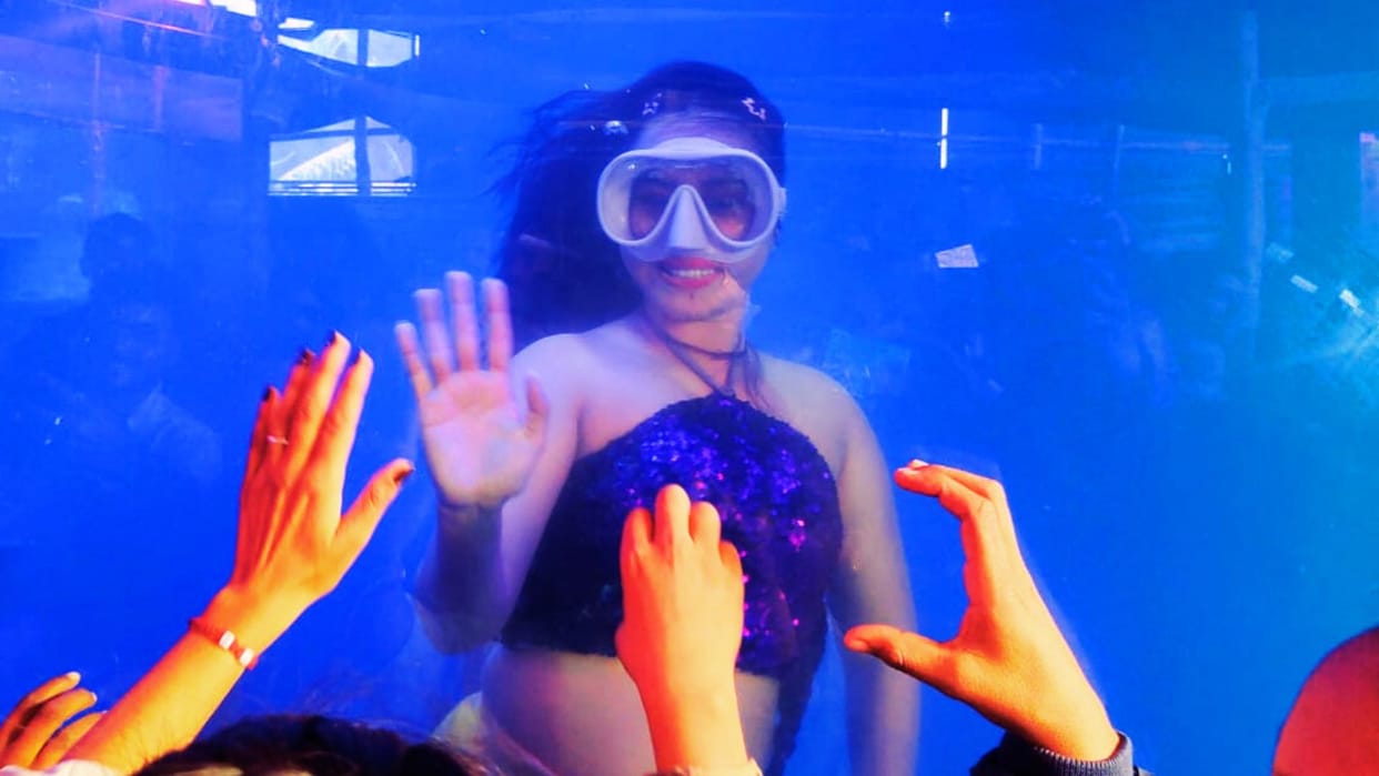 Dadri Fair mermaid strikes flying kiss with water bubbles everyone stops crowds grow daily security tightens