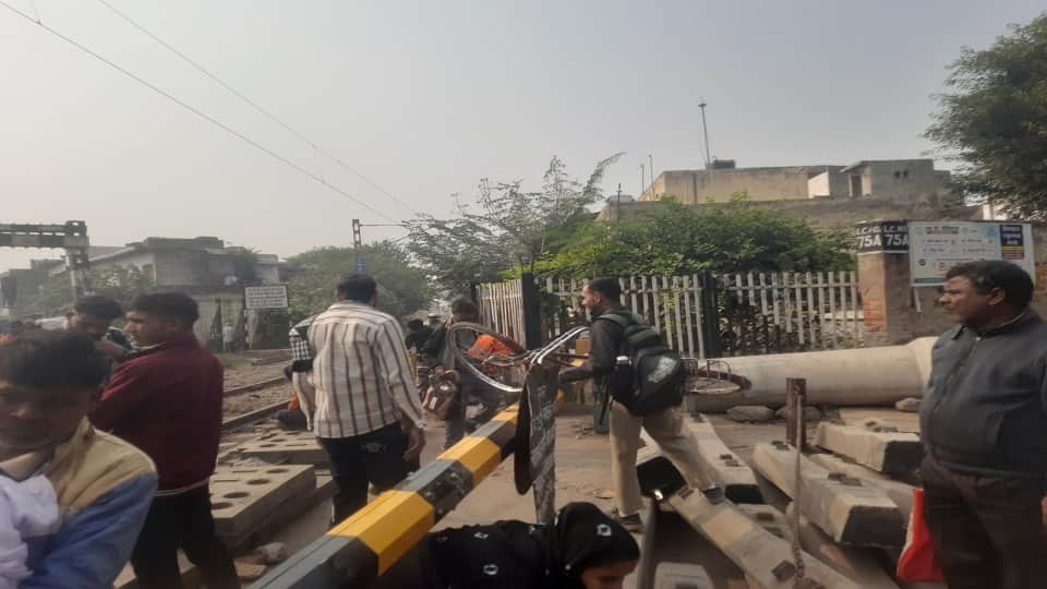 Road Construction Delayed: Only 4 Workers Reportedly Building a 4-Km Road, Residents to Resume Protest