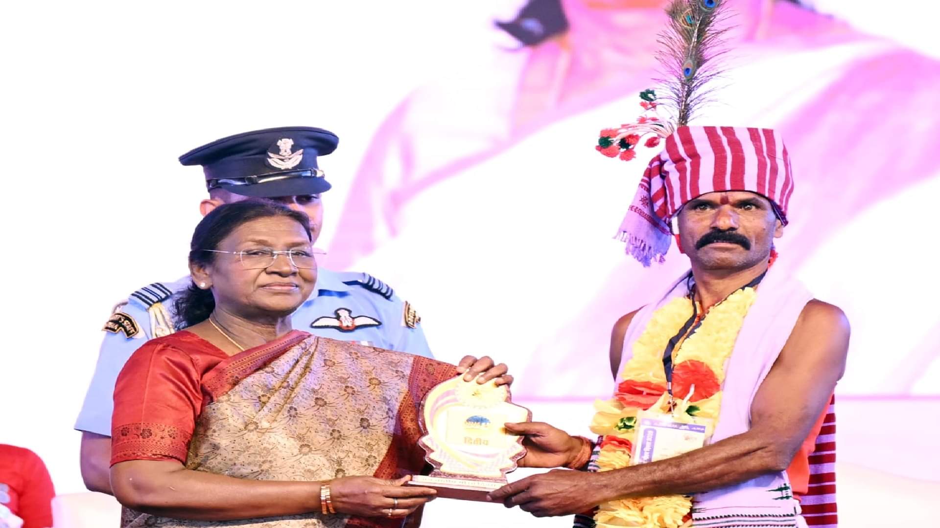 CG: Why are Pando tribe called "President adopted sons"? Basant told President Murmu that story