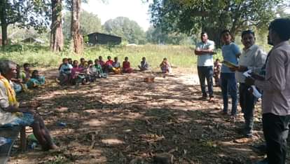 Team of officials crossed difficult path and decided to travel to Gampur