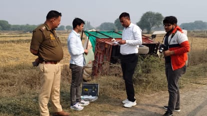 Jhansi: Tractor-trolley carrying paddy overturned, farmer hit and died