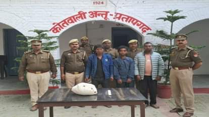 Was demanding death penalty for father's murderer, had committed suicide himself, knife recovered