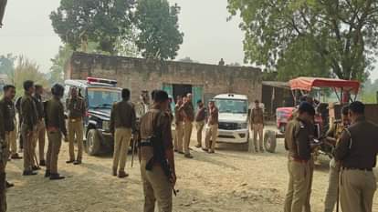 police team brutally beaten by warranty and his family In Sultanpur snatched service revolver and fled